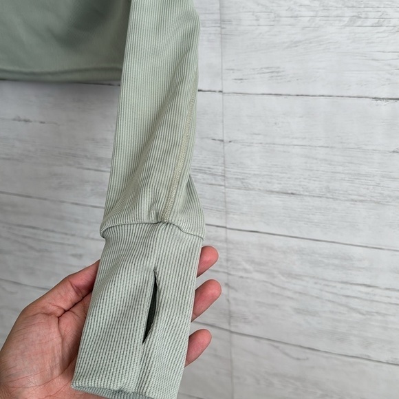 LA + IMAGE Pleated Long Sleeve Half Zipper Cropped Sweater | SIZE XS - Picture 6 of 8